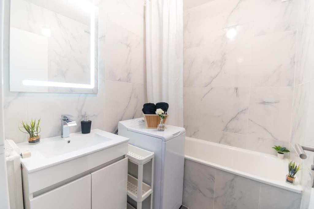 Apartment Le Citadin-t1-28m2-pte Paris M7 Le Kremlin-Bicêtre